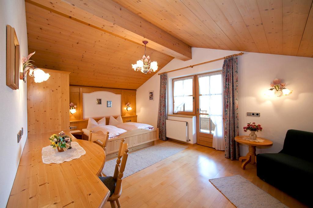 Hauser'S Ferienhof Hart im Zillertal Værelse billede